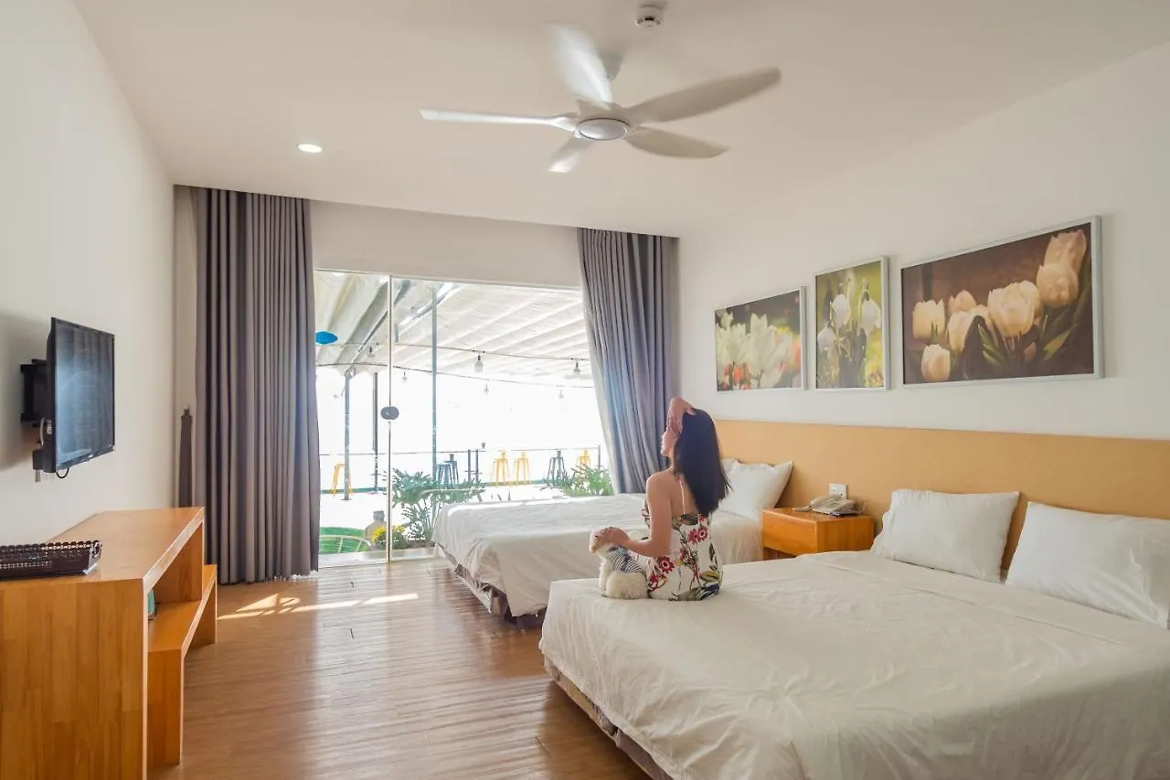 Phuong Nam Hotel Vung Tau 2*,